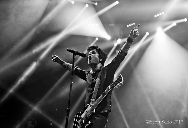 Photo Exclusive: GREEN DAY IN CONCERT at Verizon Center Image