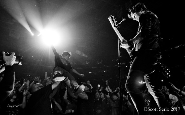 Photo Exclusive: GREEN DAY IN CONCERT at Verizon Center Image