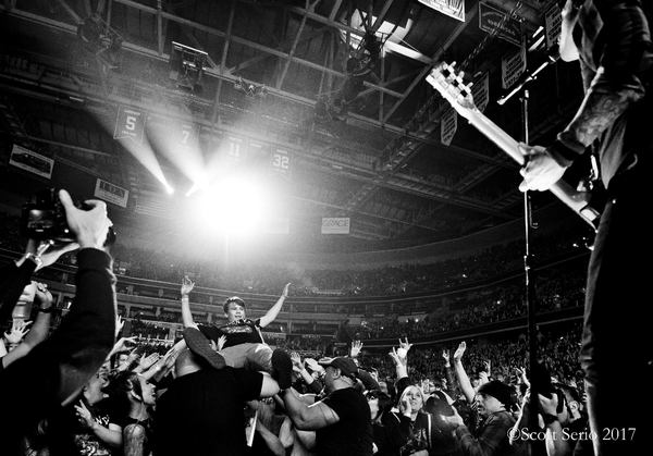 Photo Exclusive: GREEN DAY IN CONCERT at Verizon Center Image