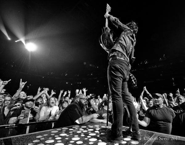 Photo Exclusive: GREEN DAY IN CONCERT at Verizon Center Image