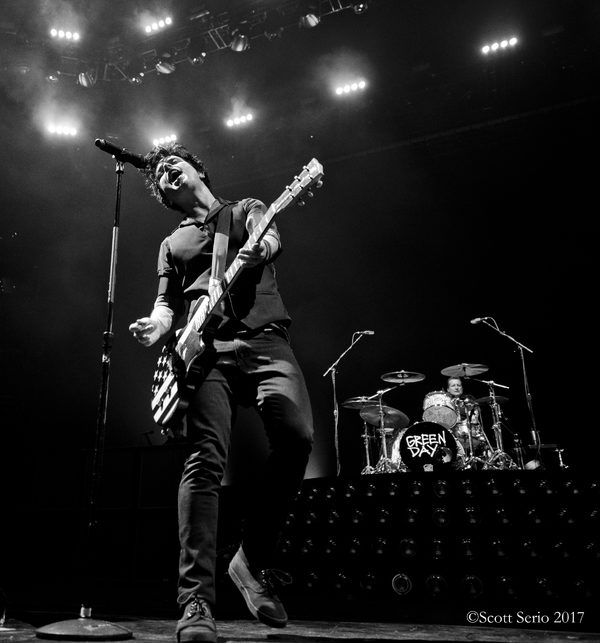 Photo Exclusive: GREEN DAY IN CONCERT at Verizon Center Image