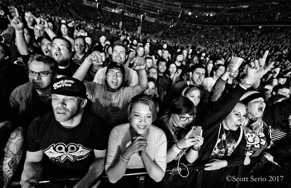 Photo Exclusive: GREEN DAY IN CONCERT at Verizon Center Image