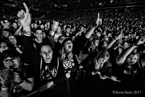 Photo Exclusive: GREEN DAY IN CONCERT at Verizon Center Image