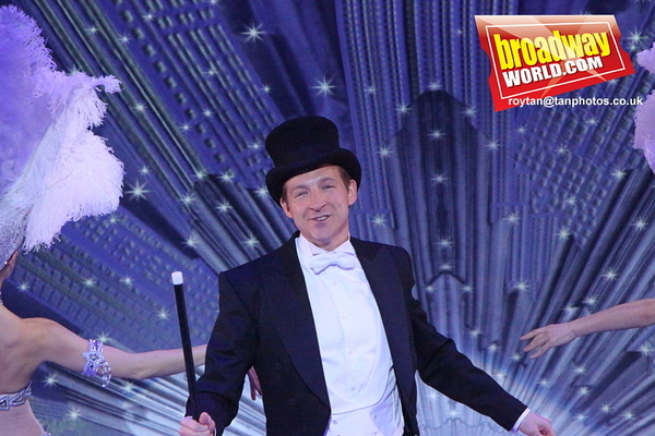 Photo Coverage: AN AMERICAN IN PARIS Lights Up London Image