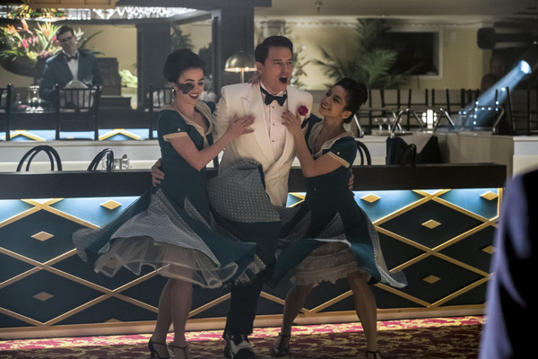 Photo Flash: Darren Criss, Jeremy Jordan & More in FLASH/SUPERGIRL Musical Episode Image