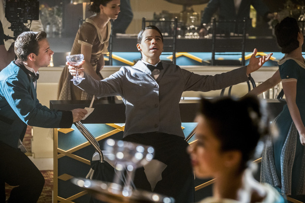 Photo Flash: Darren Criss, Jeremy Jordan & More in FLASH/SUPERGIRL Musical Episode Image