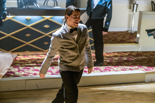 Photo Flash: Darren Criss, Jeremy Jordan & More in FLASH/SUPERGIRL Musical Episode Image