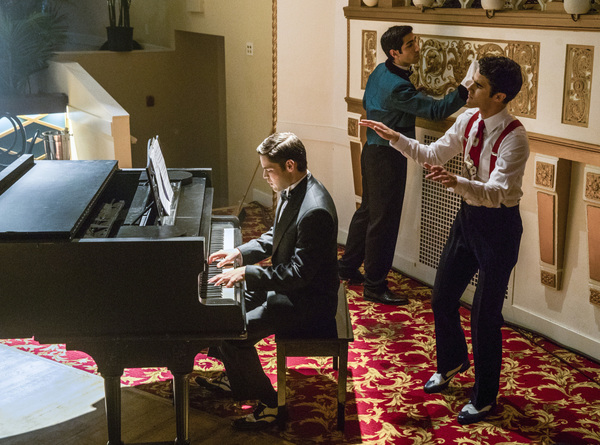 Photo Flash: Darren Criss, Jeremy Jordan & More in FLASH/SUPERGIRL Musical Episode Image