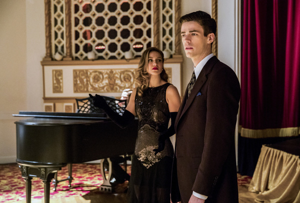 Photo Flash: Darren Criss, Jeremy Jordan & More in FLASH/SUPERGIRL Musical Episode Image