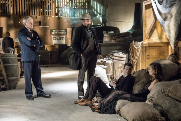 Photo Flash: Darren Criss, Jeremy Jordan & More in FLASH/SUPERGIRL Musical Episode Image