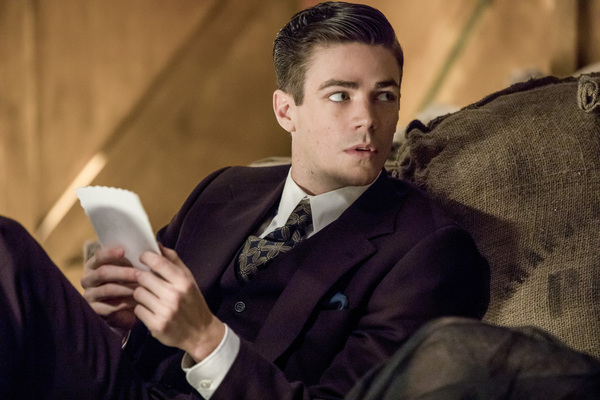Photo Flash: Darren Criss, Jeremy Jordan & More in FLASH/SUPERGIRL Musical Episode Image