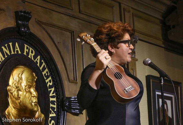 Photo Coverage: Jamie deRoy & (Friar) Friends Swing Into Spring at Friars Club Image