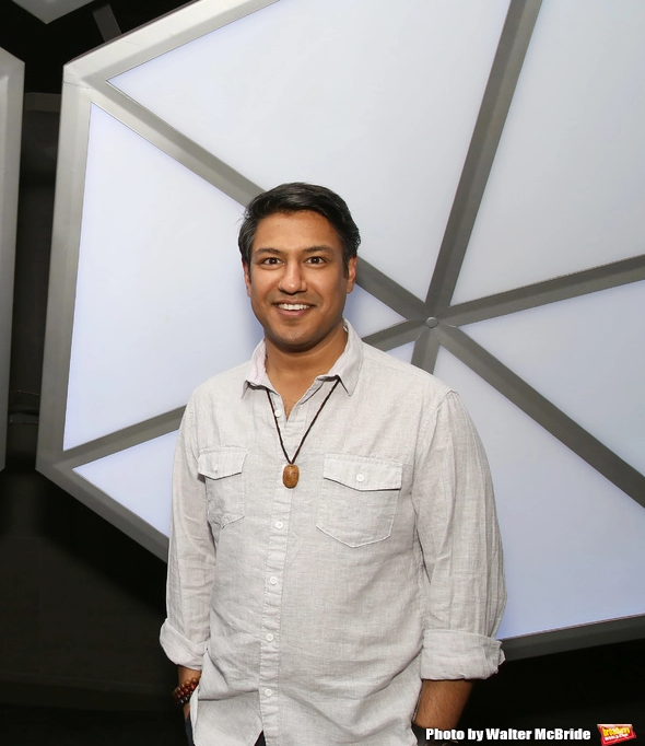 BWW Interview - Debut of the Month - GROUNDHOG DAY's Vishal Vaidya Image
