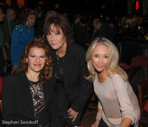 Photo Coverage: Sandra Bernhard Presents MAC'S Lifetime Achievement Award To Michele Lee Image