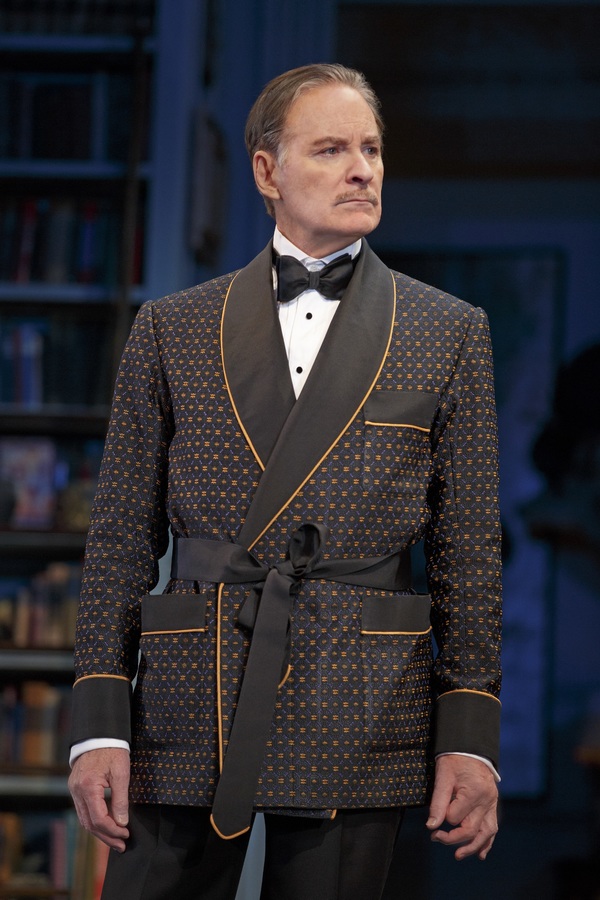 Photo Flash: First Look at Kevin Kline & Company in PRESENT LAUGHTER on Broadway! Image