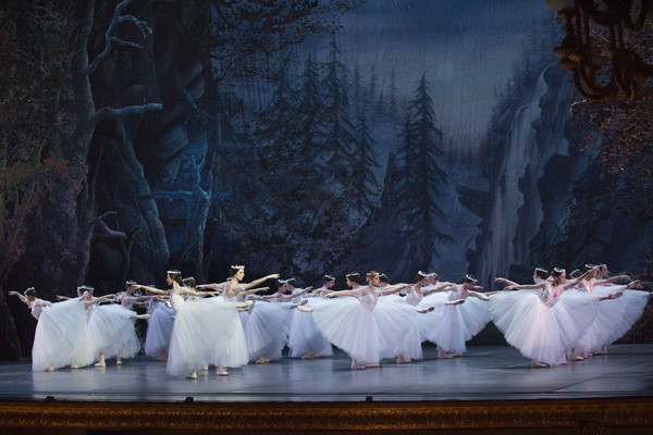 Photo Flash: GISELLE Dances to Singapore 