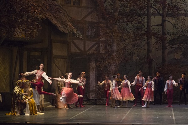 Photo Flash: GISELLE Dances to Singapore 