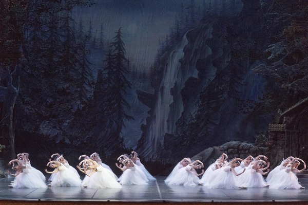 Photo Flash: GISELLE Dances to Singapore 