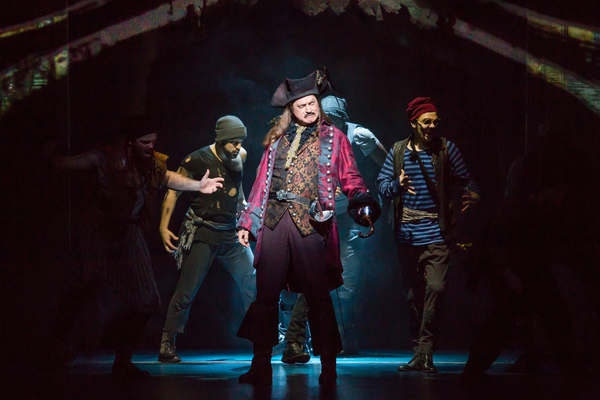FINDING NEVERLAND Flies to The Hobby Center for the Performing Arts Image
