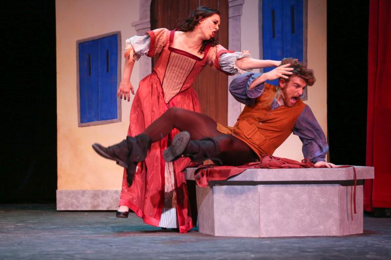 Review: Seattle Musical Theatre's KISS ME, KATE Not Tongue-In-Cheek Enough Image