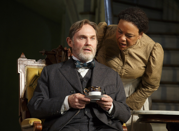 Photo Flash: First Look at Laura Linney and Cynthia Nixon Swapping Roles in THE LITTLE FOXES on Broadway Image