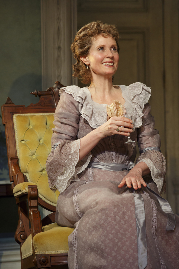 Photo Flash: First Look at Laura Linney and Cynthia Nixon Swapping Roles in THE LITTLE FOXES on Broadway Image