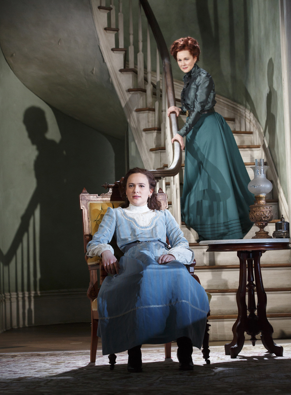 Photo Flash: First Look at Laura Linney and Cynthia Nixon Swapping Roles in THE LITTLE FOXES on Broadway Image