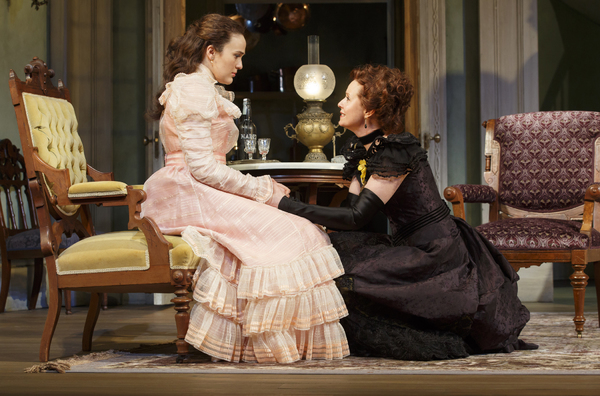 Photo Flash: First Look at Laura Linney and Cynthia Nixon Swapping Roles in THE LITTLE FOXES on Broadway Image