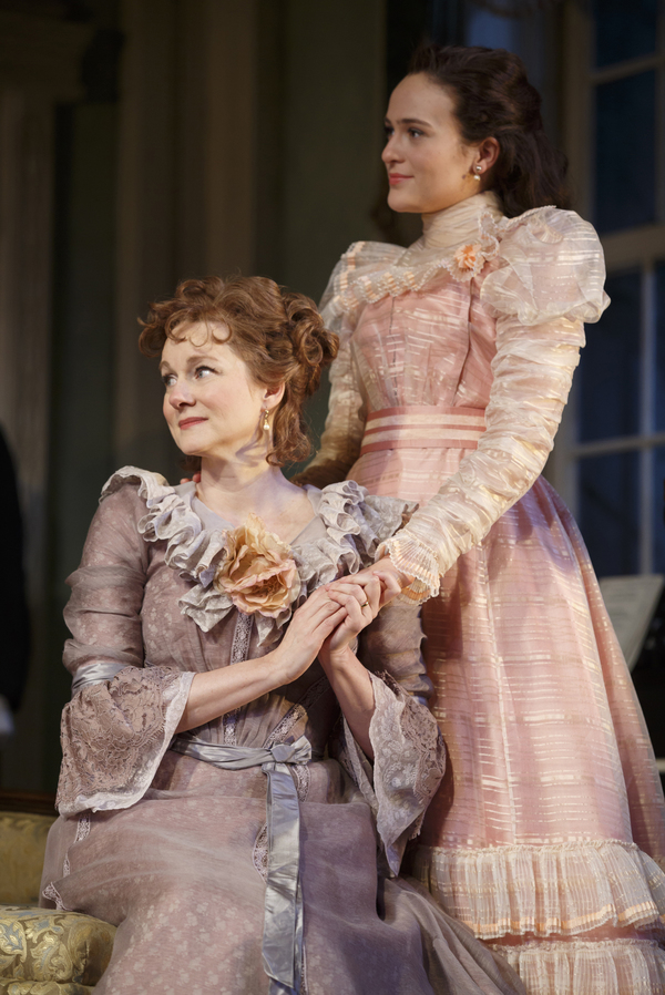 Photo Flash: First Look at Laura Linney and Cynthia Nixon Swapping Roles in THE LITTLE FOXES on Broadway Image