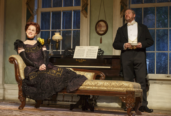 Photo Flash: First Look at Laura Linney and Cynthia Nixon Swapping Roles in THE LITTLE FOXES on Broadway Image