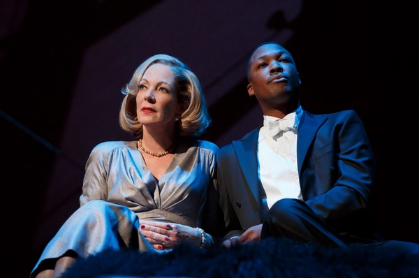 Photo Flash: First Look at Allison Janney & More in SIX DEGREES OF SEPARATION Image