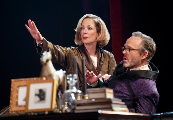 Photo Flash: First Look at Allison Janney & More in SIX DEGREES OF SEPARATION Image