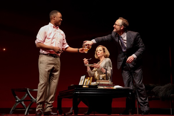Photo Flash: First Look at Allison Janney & More in SIX DEGREES OF SEPARATION Image