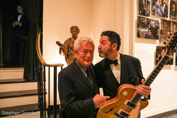 Photo Coverage: John Pizzarelli Continues His String Of Successes at Cafe Carlyle Image