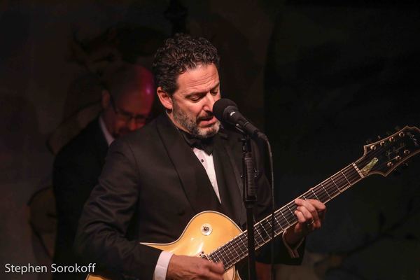 Photo Coverage: John Pizzarelli Continues His String Of Successes at Cafe Carlyle Image