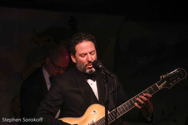 Photo Coverage: John Pizzarelli Continues His String Of Successes at Cafe Carlyle Image
