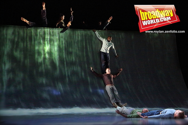 Photo Flash: Motionhouse Presents SCATTERED at the Peacock Theatre Image