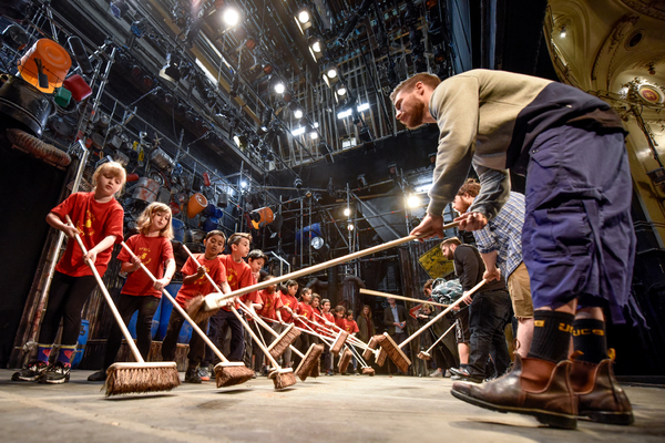Photo Flash: Camden Schoolchildren Promote Walking Campaign with Cast of STOMP Image