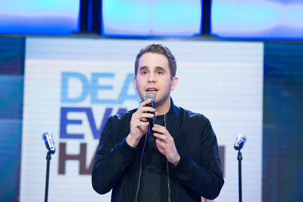 Photo Flash: Highlights from TODAY's 'Best of Broadway Week' Live Performances Image