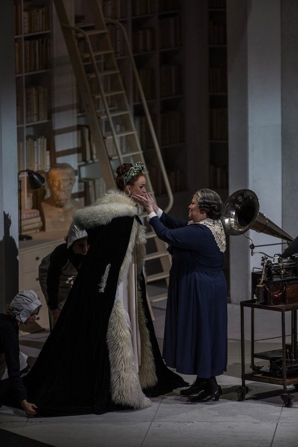 Photo Flash: Lisa O'Hare and Richard E. Grant Take the Stage in MY FAIR LADY at Lyric Opera Image
