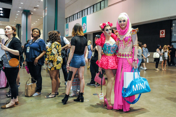 Photo Flash: All Colors of the Rainbow Take Part in RuPaul's DragCon 2017 Image