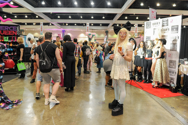Photo Flash: All Colors of the Rainbow Take Part in RuPaul's DragCon 2017 Image