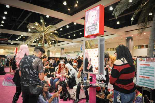 Photo Flash: All Colors of the Rainbow Take Part in RuPaul's DragCon 2017 Image