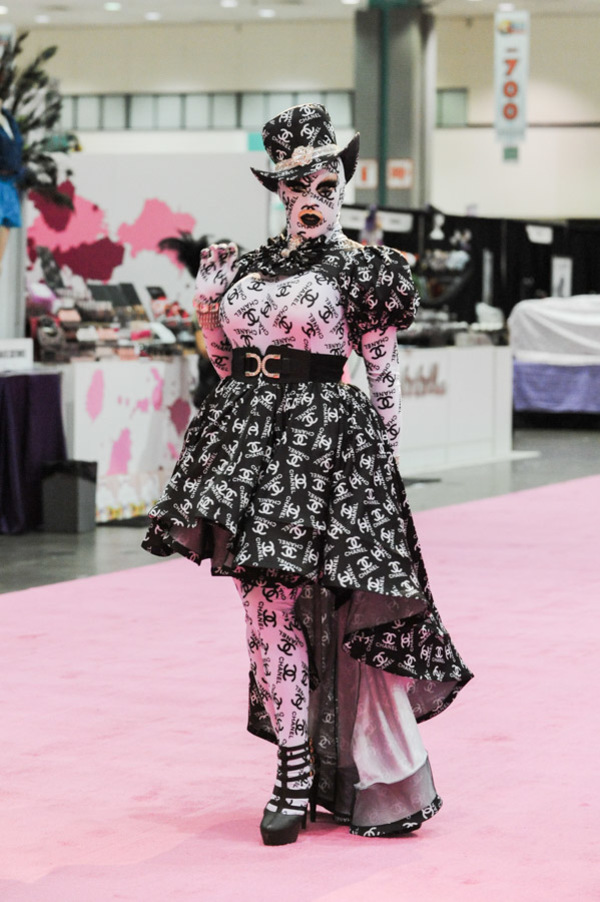 Photo Flash: All Colors of the Rainbow Take Part in RuPaul's DragCon 2017 