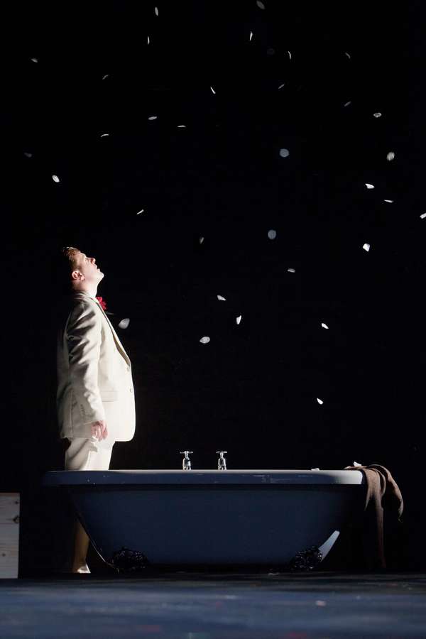 Photo Flash: Citizens Theatre Welcomes Back TRAVELS WTH MY AUNT Image