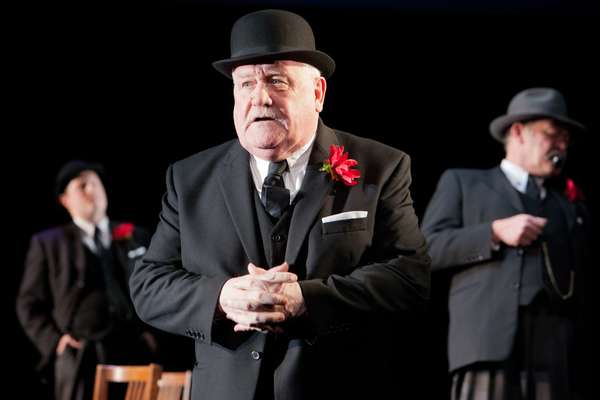 Photo Flash: Citizens Theatre Welcomes Back TRAVELS WTH MY AUNT Image