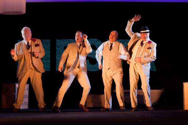 Photo Flash: Citizens Theatre Welcomes Back TRAVELS WTH MY AUNT Image