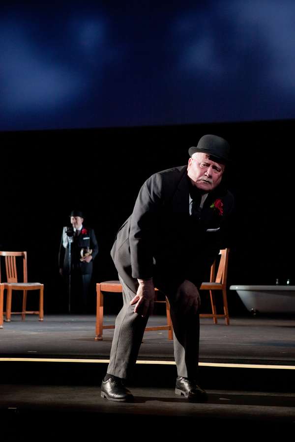 Photo Flash: Citizens Theatre Welcomes Back TRAVELS WTH MY AUNT Image