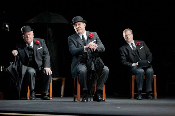 Photo Flash: Citizens Theatre Welcomes Back TRAVELS WTH MY AUNT Image