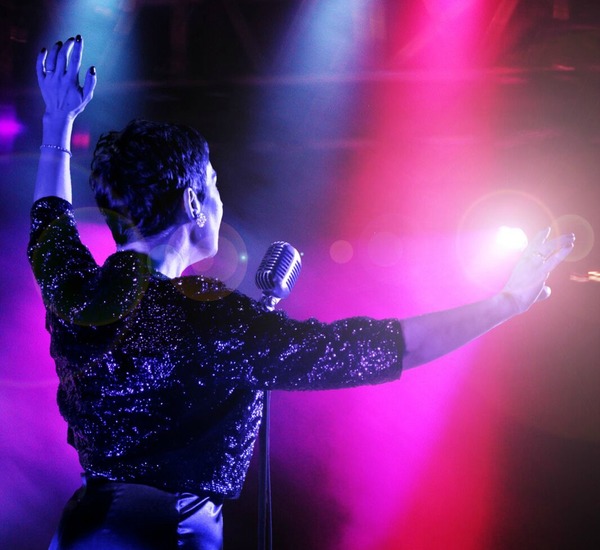 Photo Flash: Janet Gigliotti Brings Stage Legend Judy Garland Back to Life in END OF THE RAINBOW 